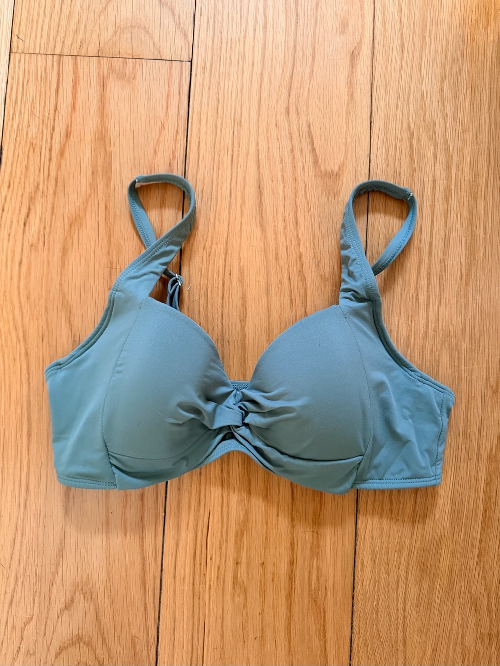 Younique green large underwire Twist-Front swim top bikini top Bra
